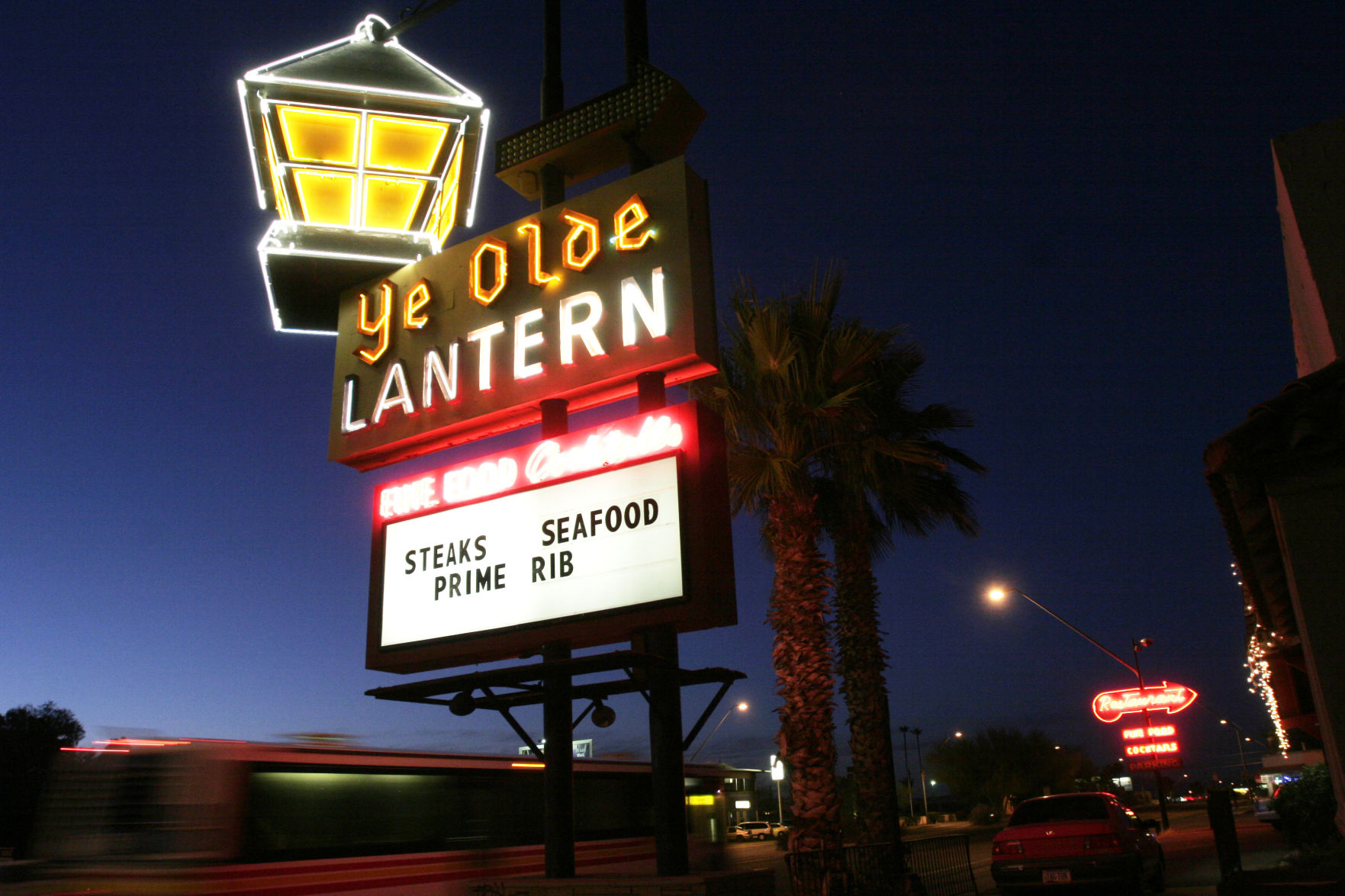 Ye Olde Lantern — 1800 N. Oracle Road